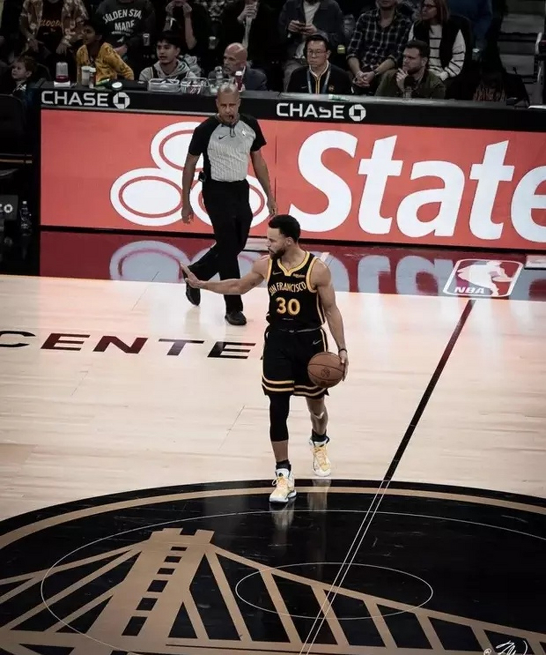 库里在美国队比赛中关键助攻,大胜引发热议!(美国nba库里) 库里在美国队比赛中关键助攻,大胜引发热议!(美国nba库里)